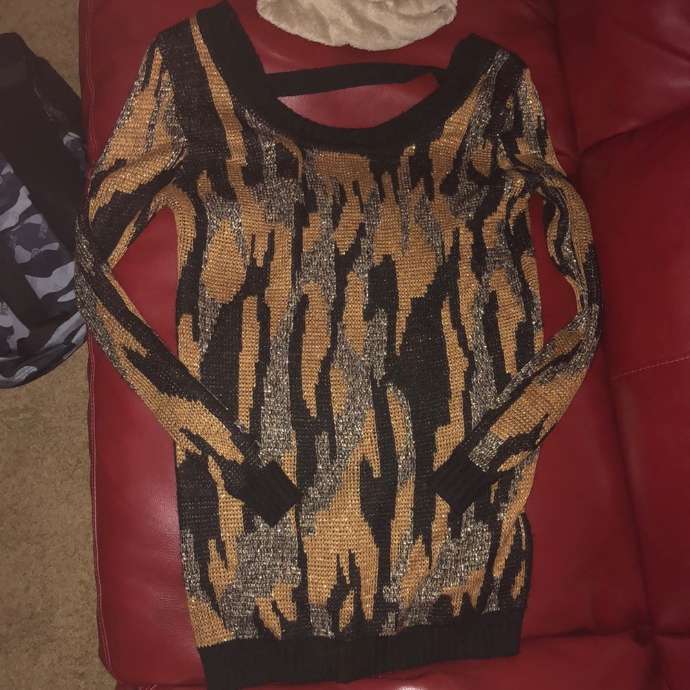 Long sleeve sweater